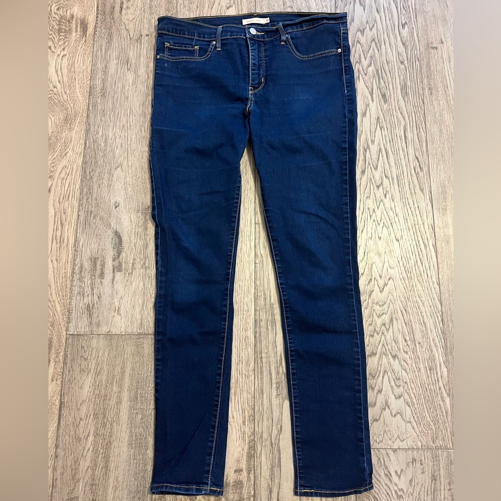 Levi’s women's Blue 311 shaping skinny jeans Size 32